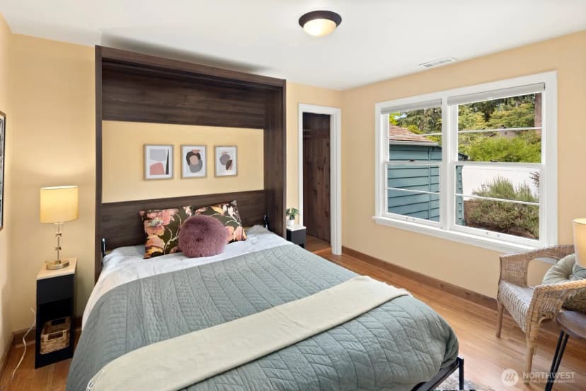 Property photo for 10708 17th Avenue Ne, Seattle photo 13