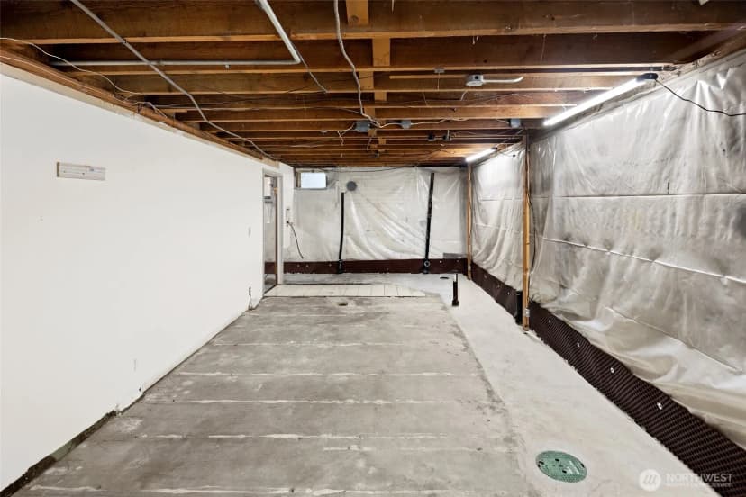 Property photo for 10708 17th Avenue Ne, Seattle photo 17