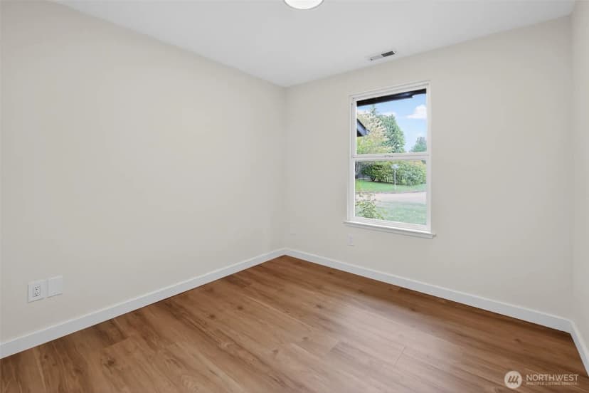 Property photo for 320 213th Place Sw, Bothell photo 14