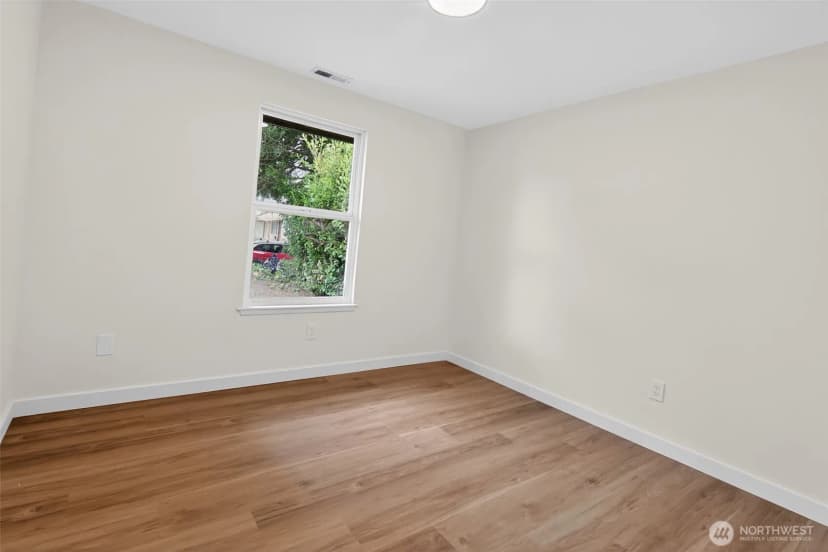 Property photo for 320 213th Place Sw, Bothell photo 13