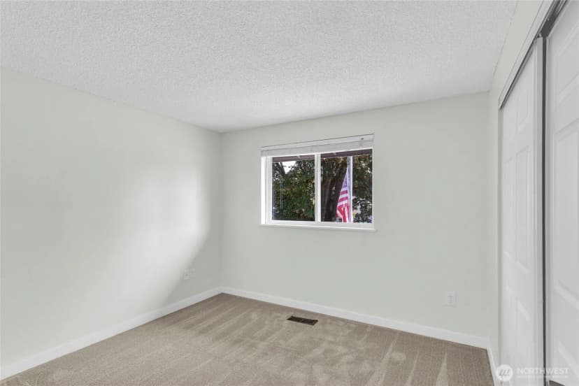 Property photo for 7902 89th Avenue Sw, Lakewood photo 12