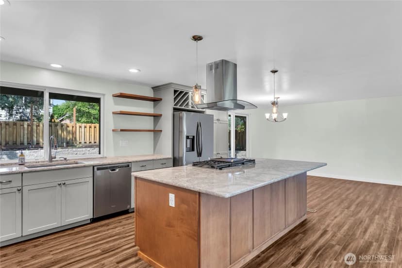 Property photo for 7902 89th Avenue Sw, Lakewood photo 11