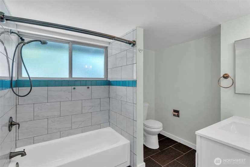 Property photo for 7902 89th Avenue Sw, Lakewood photo 13