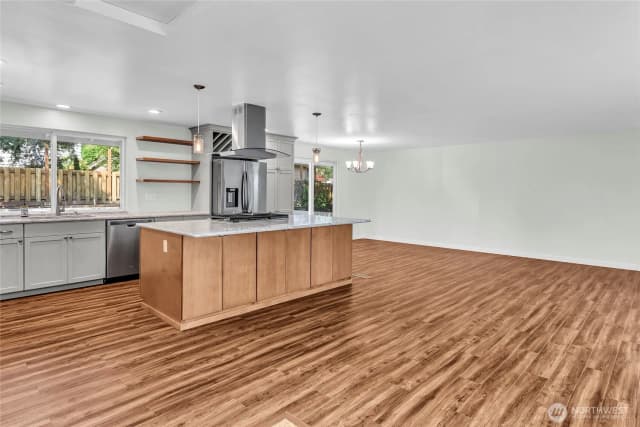Property photo for 7902 89th Avenue Sw, Lakewood photo 3