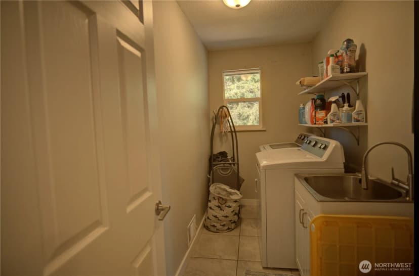 Property photo for 17102 146 Avenue Se, Renton photo 29