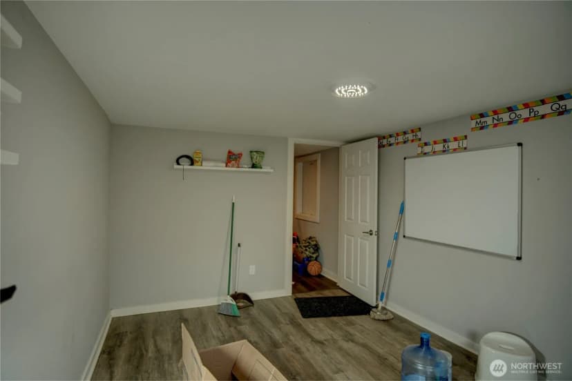 Property photo for 17102 146 Avenue Se, Renton photo 32