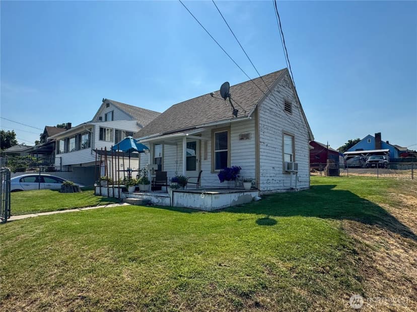 Property photo for 800 Methow Street, Wenatchee