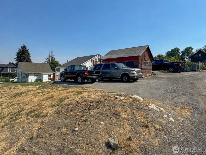 Property photo for 800 Methow Street, Wenatchee photo 14