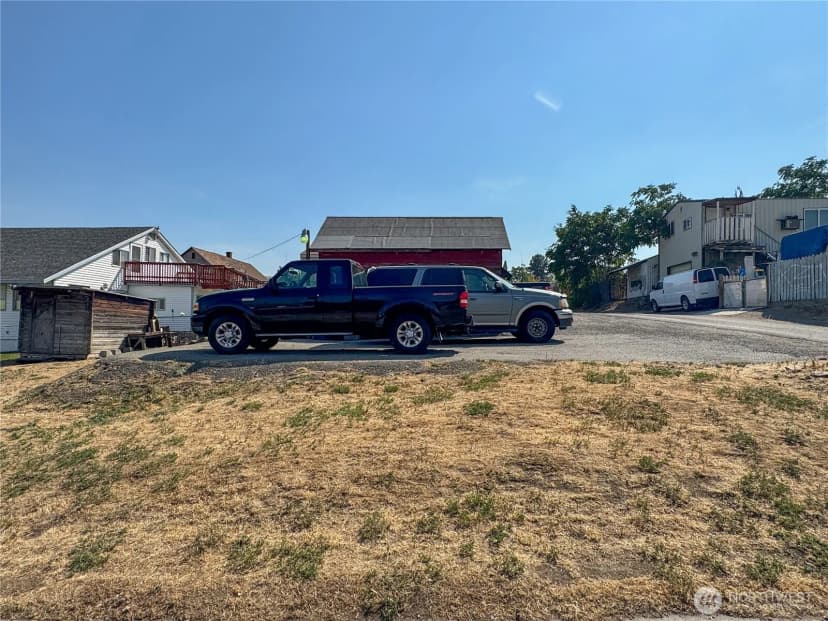 Property photo for 800 Methow Street, Wenatchee photo 12