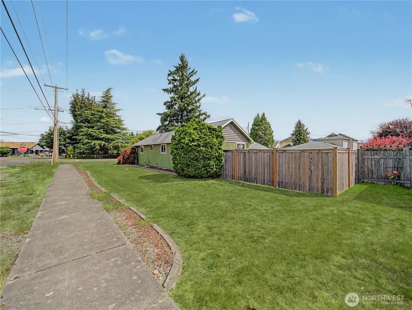 Property photo for 621 E Mason Avenue, Buckley photo 12