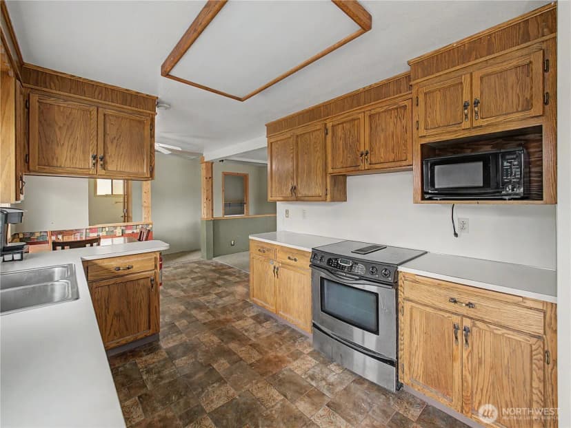 Property photo for 621 E Mason Avenue, Buckley photo 18
