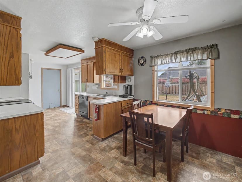 Property photo for 621 E Mason Avenue, Buckley photo 16