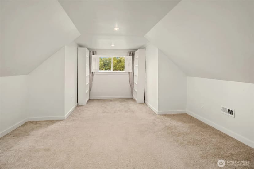 Property photo for 227 29th Avenue E, Seattle photo 27