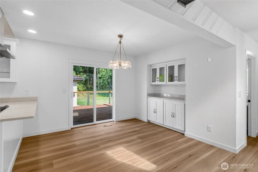 Property photo for 31419 Mountain Hwy E, Eatonville photo 9