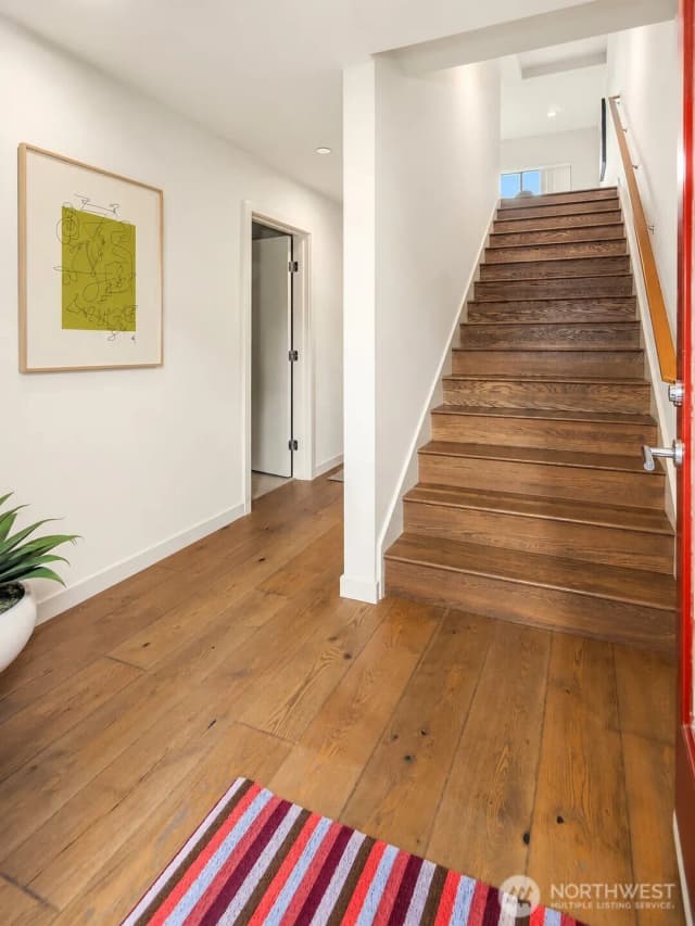 Property photo for 3211 California Avenue Sw, Seattle photo 2