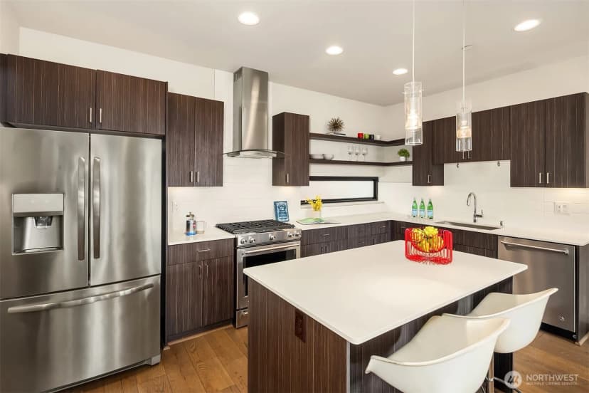 Property photo for 3211 California Avenue Sw, Seattle photo 18