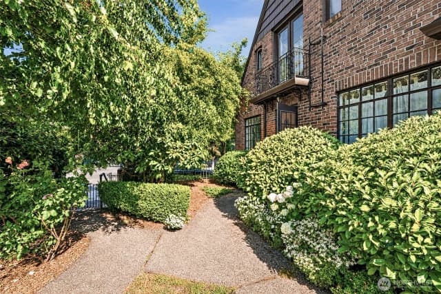 Property photo for 111 14th Avenue E #1, Seattle photo 5