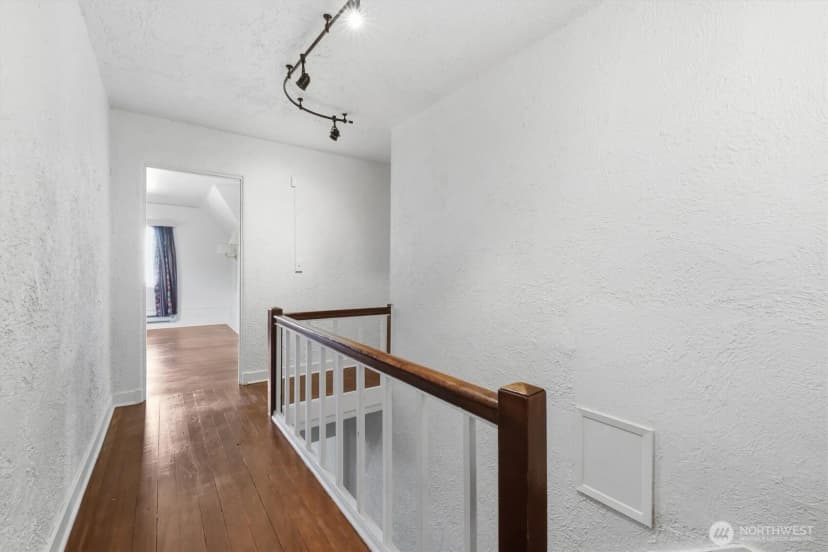 Property photo for 111 14th Avenue E #1, Seattle photo 18