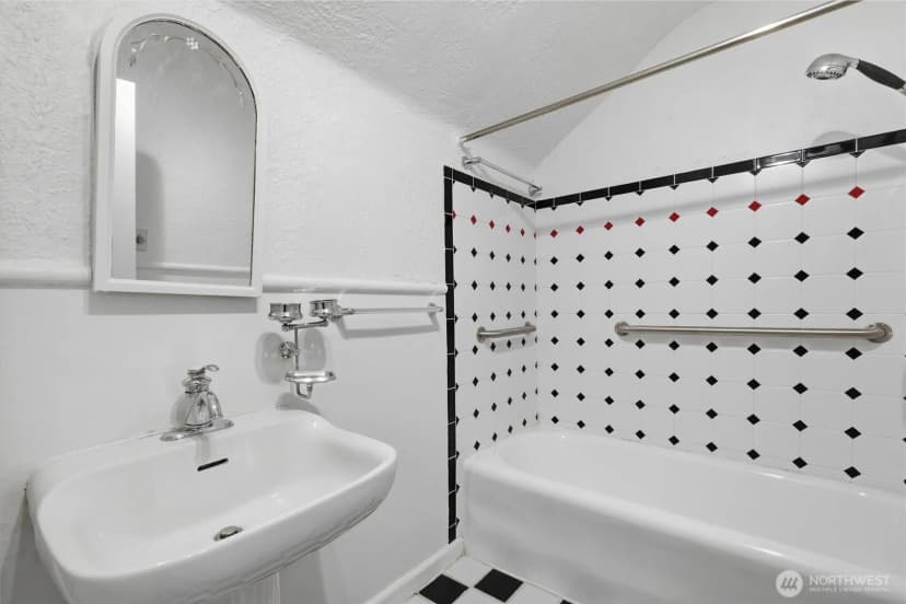 Property photo for 111 14th Avenue E #1, Seattle photo 25