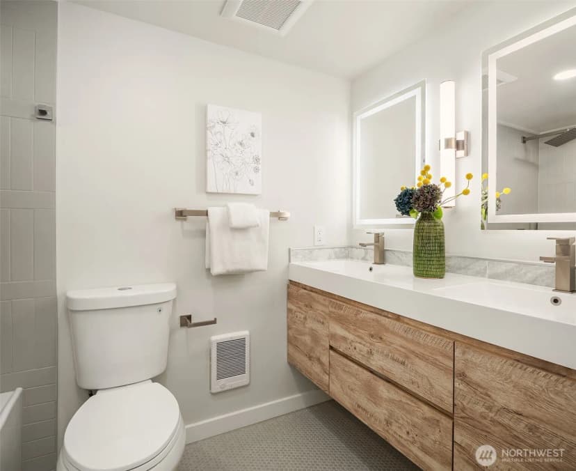 Property photo for 9119 17th Avenue Ne, Seattle photo 19