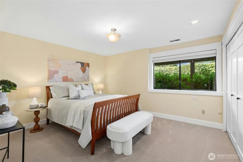 Property photo for 12530 Holmes Point Drive Ne, Kirkland photo 29