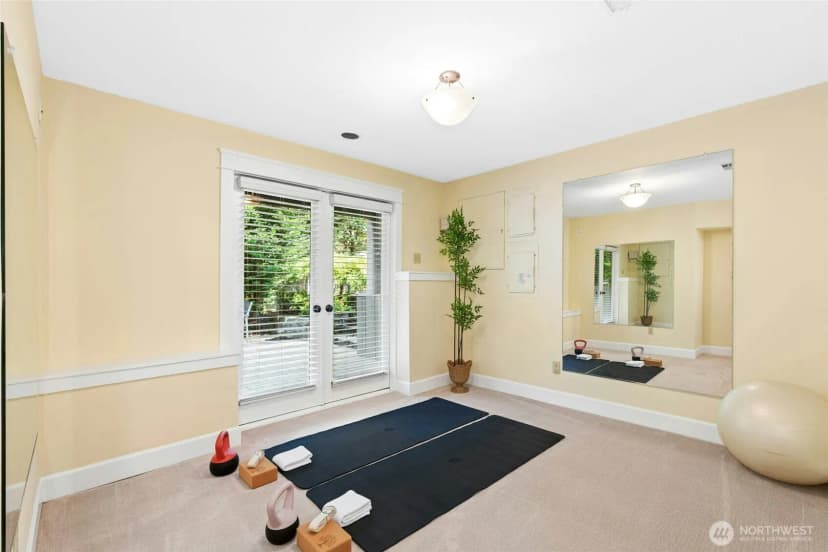 Property photo for 12530 Holmes Point Drive Ne, Kirkland photo 26