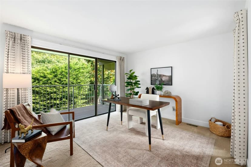 Property photo for 12530 Holmes Point Drive Ne, Kirkland photo 13