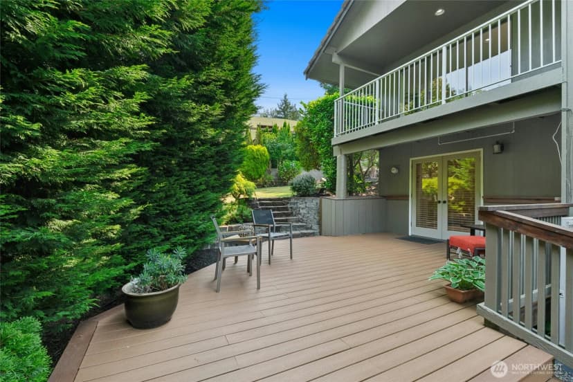 Property photo for 12530 Holmes Point Drive Ne, Kirkland photo 32