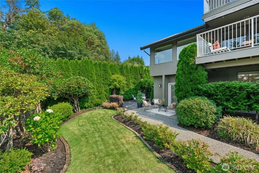 Property photo for 12530 Holmes Point Drive Ne, Kirkland photo 36