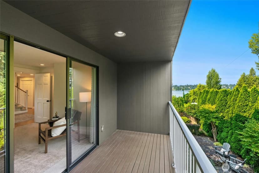 Property photo for 12530 Holmes Point Drive Ne, Kirkland photo 14