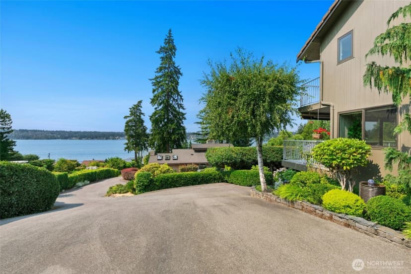 Property photo for 12530 Holmes Point Drive Ne, Kirkland photo 39