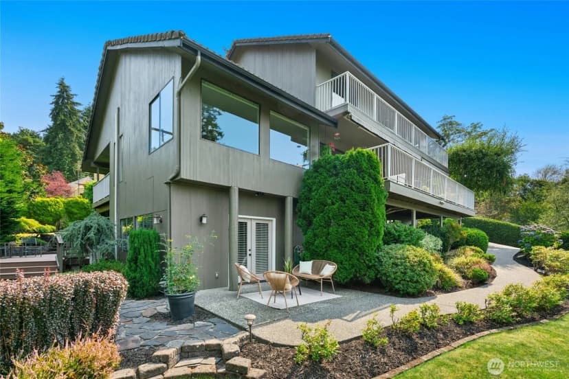 Property photo for 12530 Holmes Point Drive Ne, Kirkland photo 34