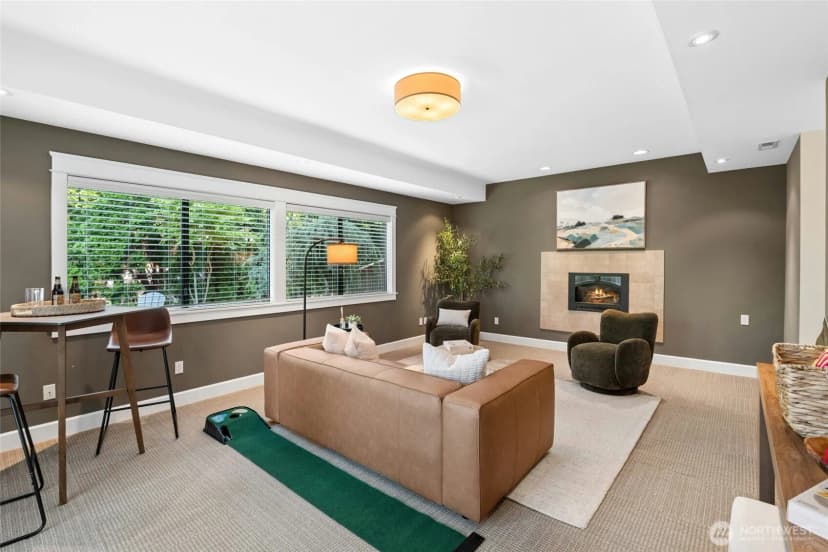 Property photo for 12530 Holmes Point Drive Ne, Kirkland photo 24
