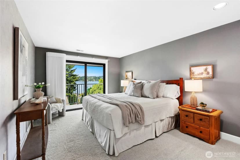 Property photo for 12530 Holmes Point Drive Ne, Kirkland photo 21
