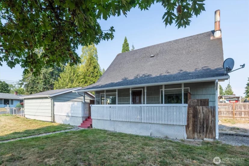 Property photo for 606 N 16th Avenue, Kelso