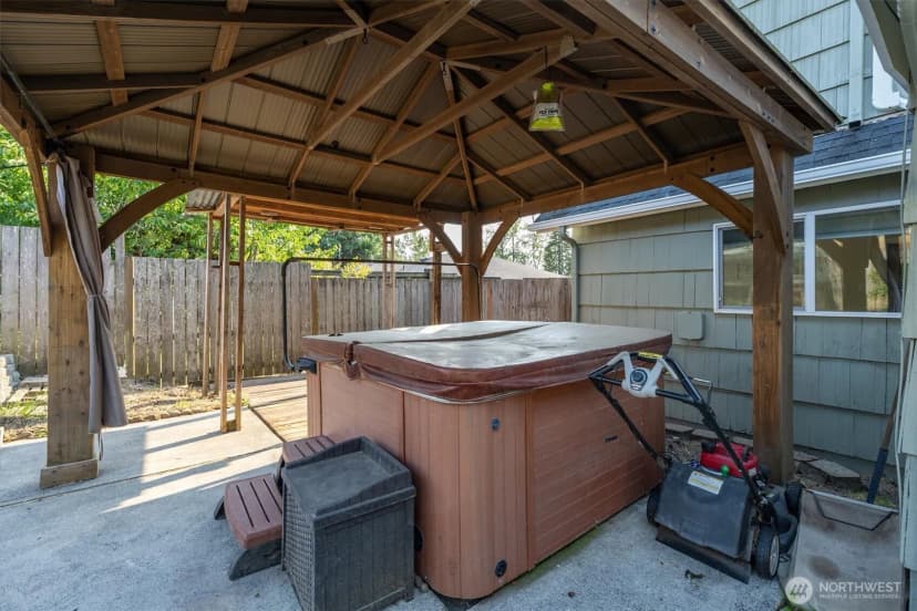 Property photo for 606 N 16th Avenue, Kelso photo 23