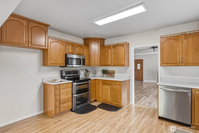 Property photo for 606 N 16th Avenue, Kelso photo 10
