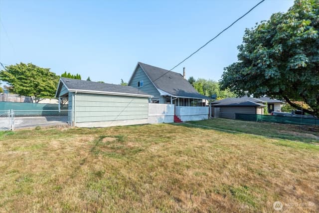 Property photo for 606 N 16th Avenue, Kelso photo 4