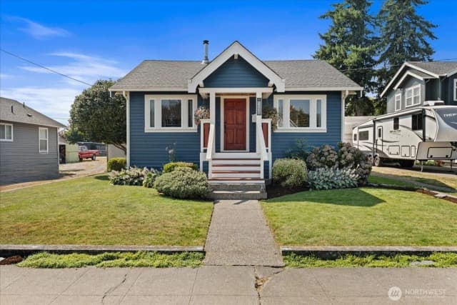 Property photo for 1138 Pioneer Street, Enumclaw photo 2