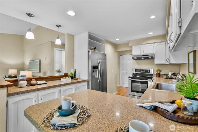 Property photo for 629 Kirkland Way #b11, Kirkland photo 5