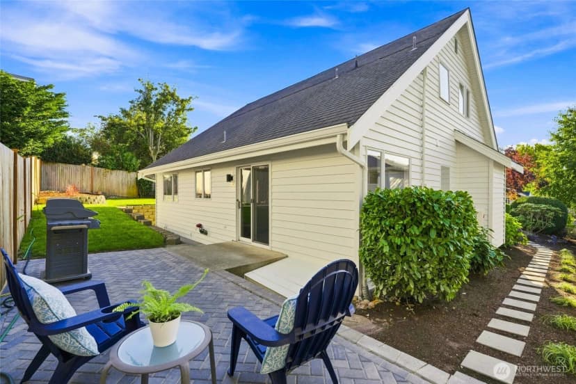 Property photo for 502 3rd Avenue N, Edmonds photo 28