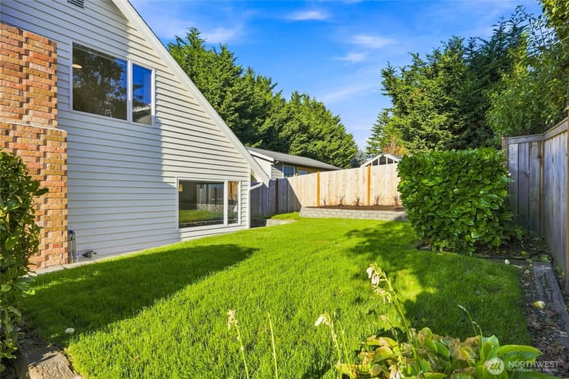 Property photo for 502 3rd Avenue N, Edmonds photo 30