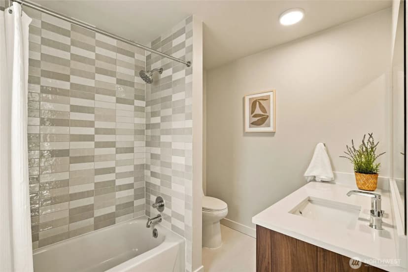 Property photo for 502 3rd Avenue N, Edmonds photo 17