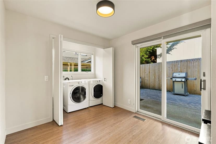 Property photo for 502 3rd Avenue N, Edmonds photo 19