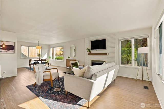 Property photo for 502 3rd Avenue N, Edmonds photo 4