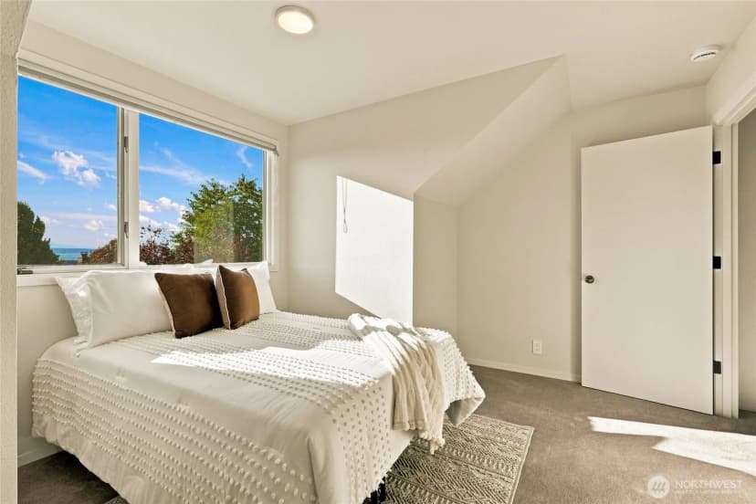 Property photo for 502 3rd Avenue N, Edmonds photo 26