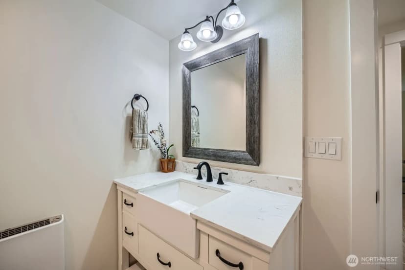 Property photo for 5930 18th Avenue S, Seattle photo 32