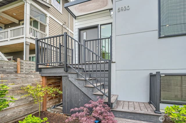 Property photo for 5930 18th Avenue S, Seattle photo 4