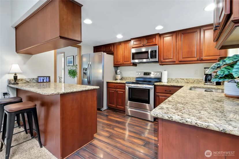 Property photo for 9628 108th Avenue Ct Sw, Lakewood photo 8