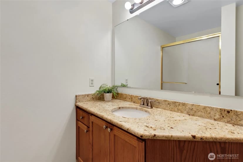 Property photo for 9628 108th Avenue Ct Sw, Lakewood photo 19